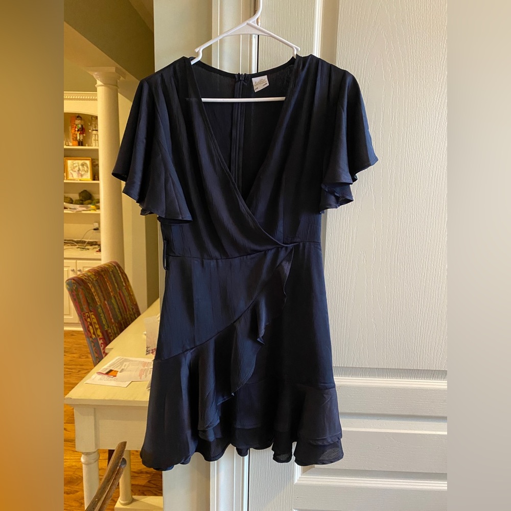 Selfie Leslie navy satin dress